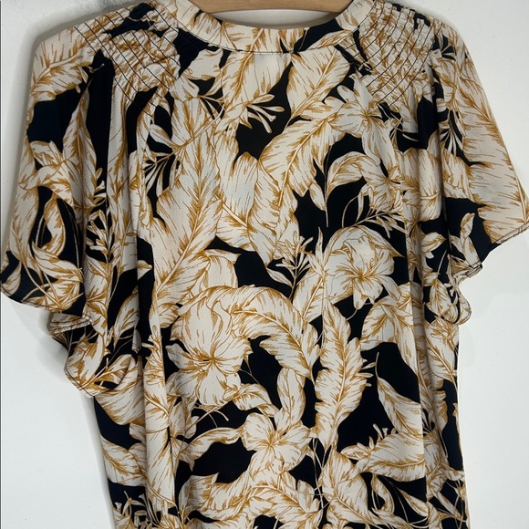 ROSE + OLIVE Black Ivory Smocked Floral Print Flutter Sleeve Blouse Size 1X - Picture 14 of 16